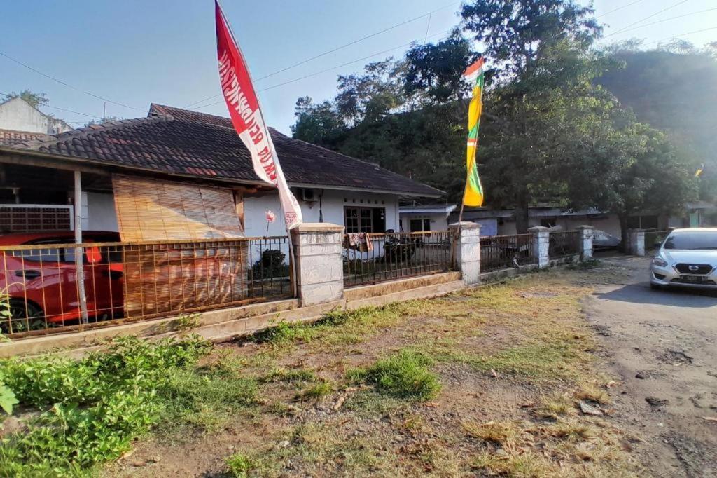 Spot On 93049 Iqfood Stonen Kostel Semarang