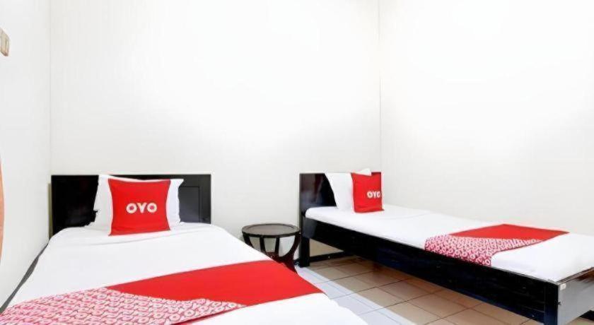 Hotel Spot On 93049 Iqfood Stonen Kostel Semarang